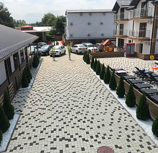 Территория уже работающего гостиничного комплекса, построенного  компанией Вирмак в Анапе